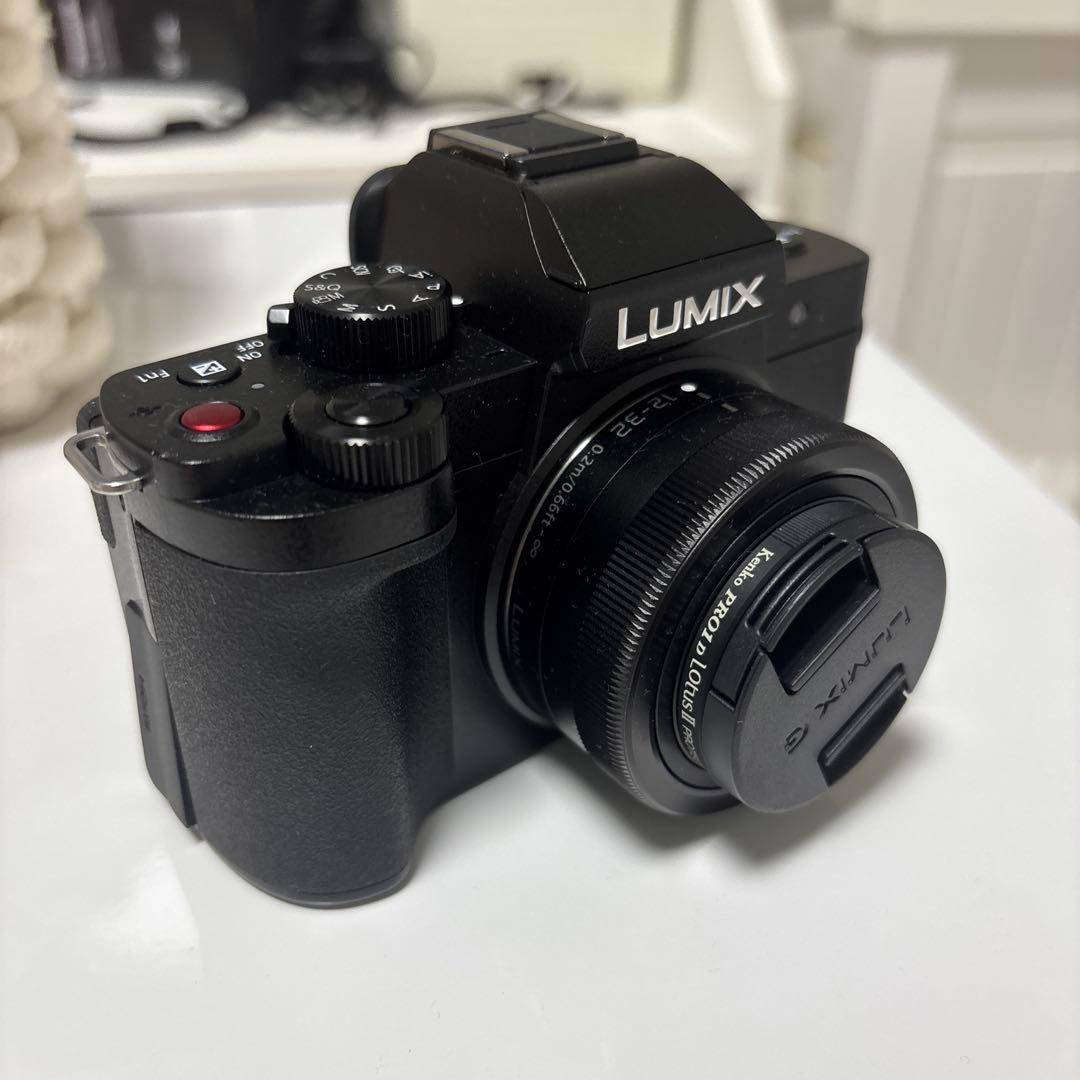 【ほぼ新品・保証有】 LUMIX ミラーレス一眼カメラ 三脚付き