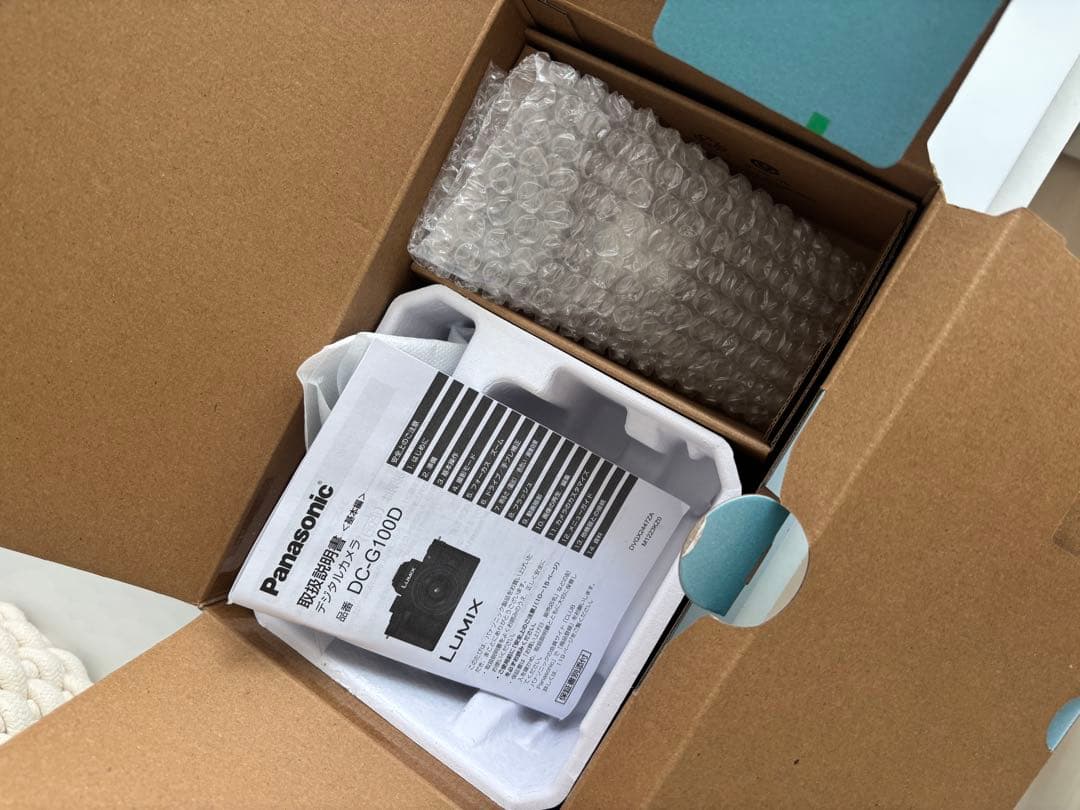 【ほぼ新品・保証有】 LUMIX ミラーレス一眼カメラ 三脚付き