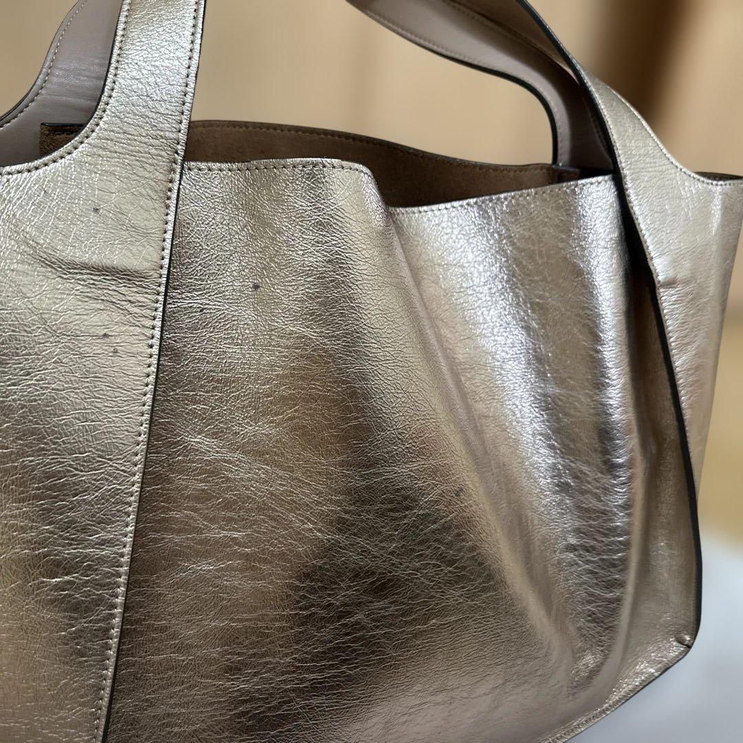 Stella McCartney ゴールド トートバッグとポーチ