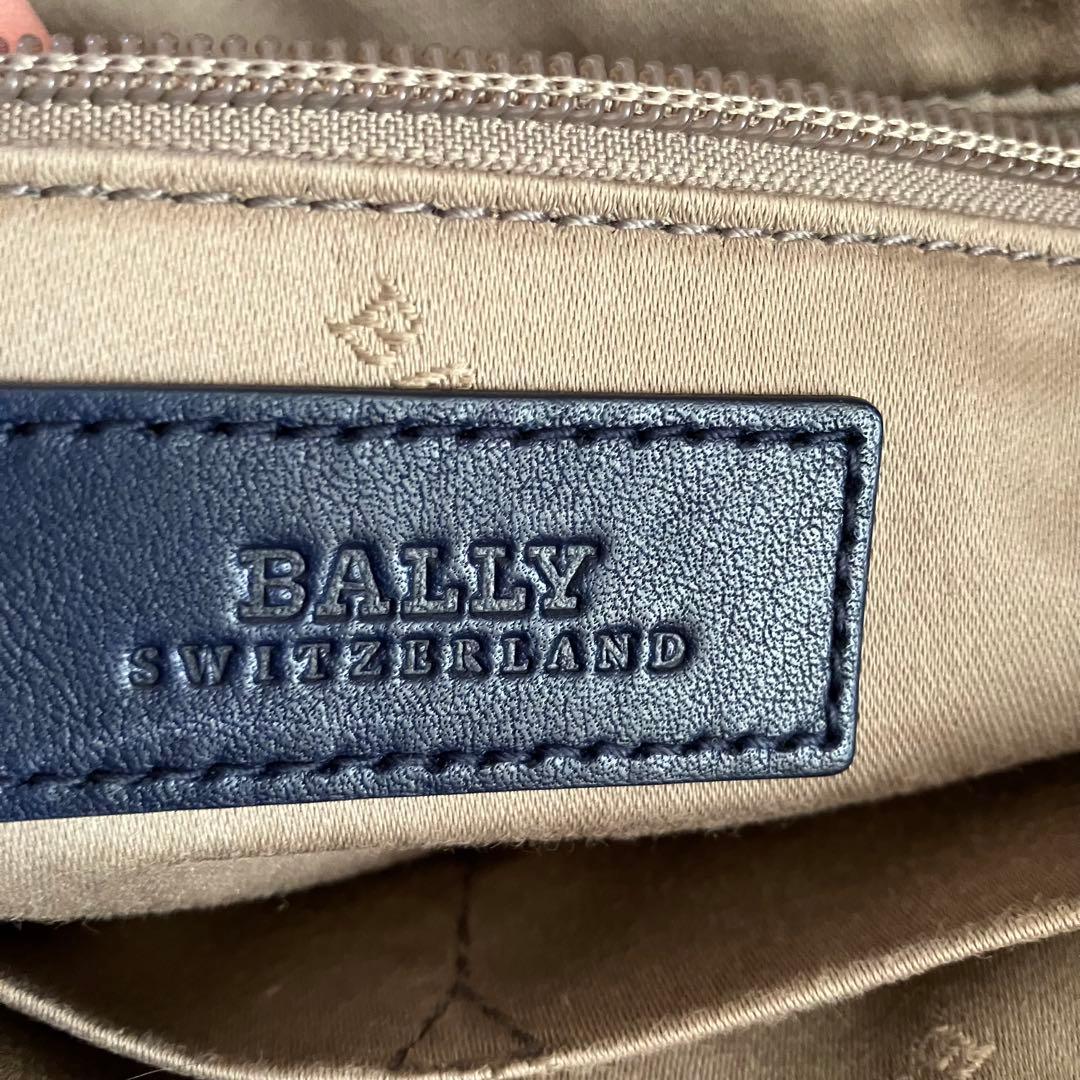 BALLY バリー トートバッグ A4収納 レザー　ビジネス　肩掛け　チャーム