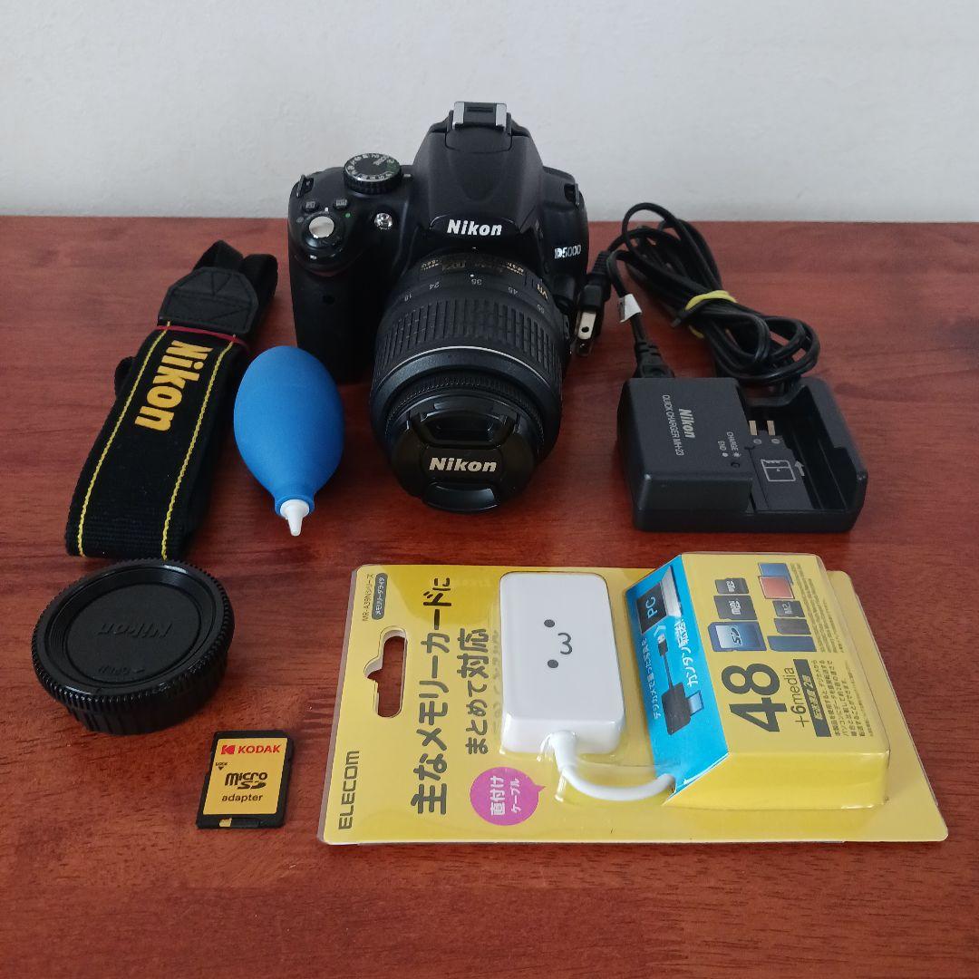Nikon D5000 / 美品 ショット数少なめ 初心者向き