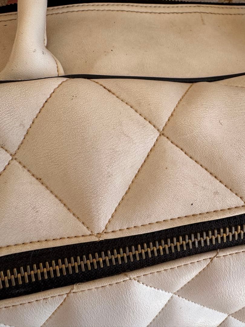 CHANEL ボストンバッグ ホワイト キルティング