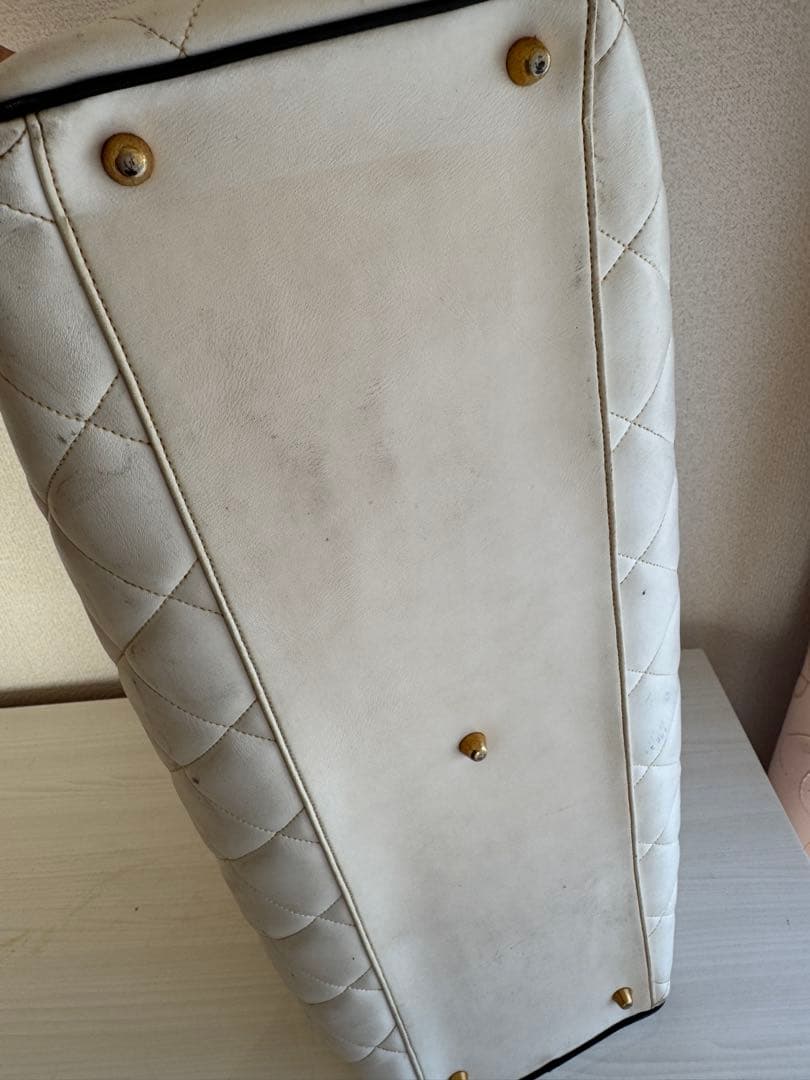 CHANEL ボストンバッグ ホワイト キルティング