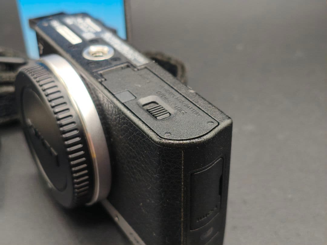 LUMIX DCM-GM1 シルバー Panasonic