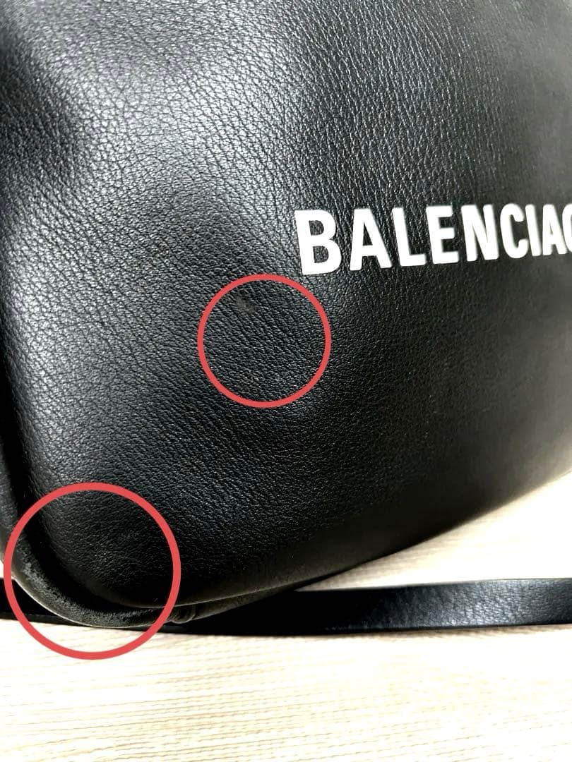 【値下げ】バレンシアガ　カメラバッグ　ショルダーバッグボディバッグ