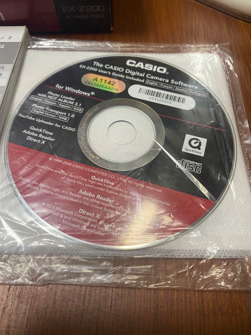 CASIO EXILIM 10.1メガピクセル コンパクトデジカメEX-Z200