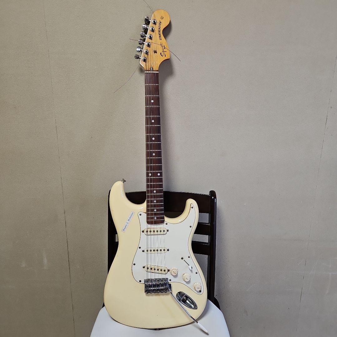 【エレキギター】ストラトキャスター アイボリーです。