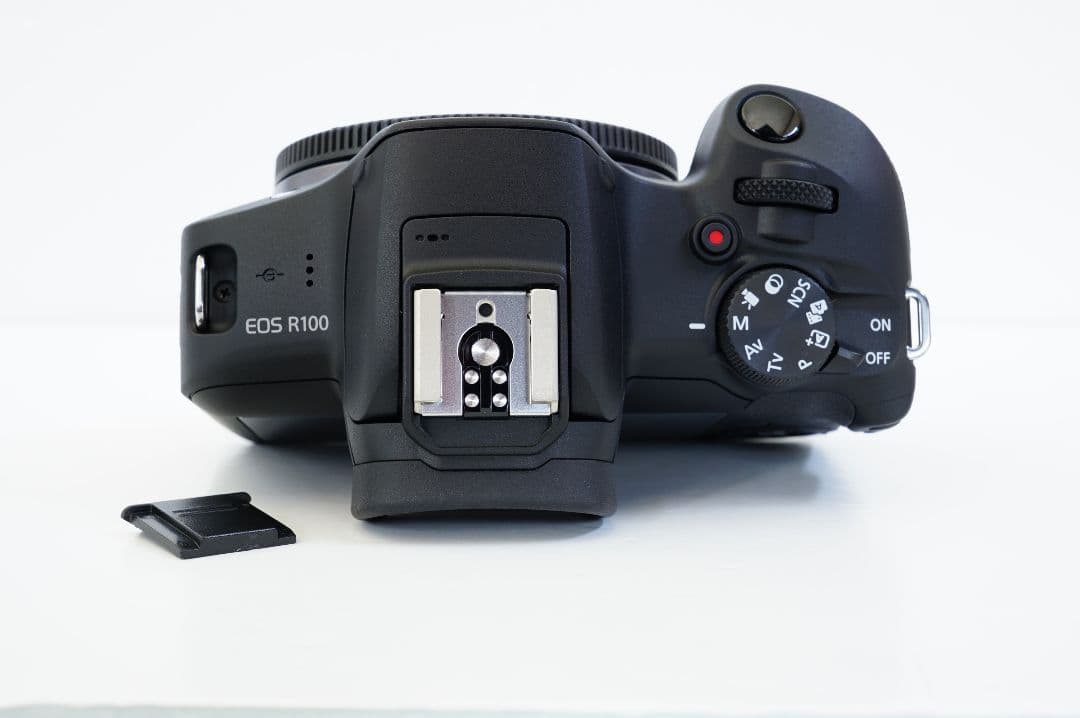 EOS R100 RF-S18-45 IS STMレンズキット