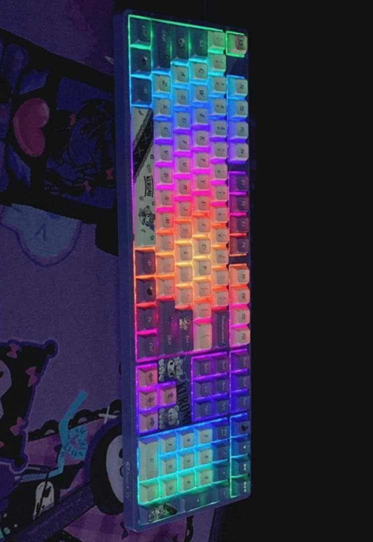 入手困難　KUROMI キーボード パープル/ホワイト