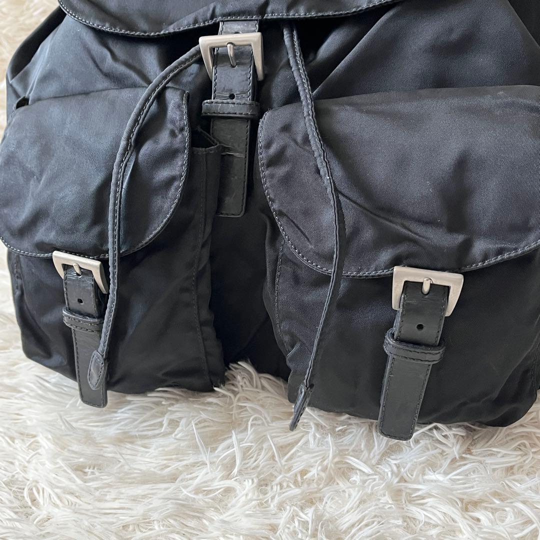 美品✨PRADAプラダ　バックパック　リュック　ナイロン　三角ロゴプレート　黒