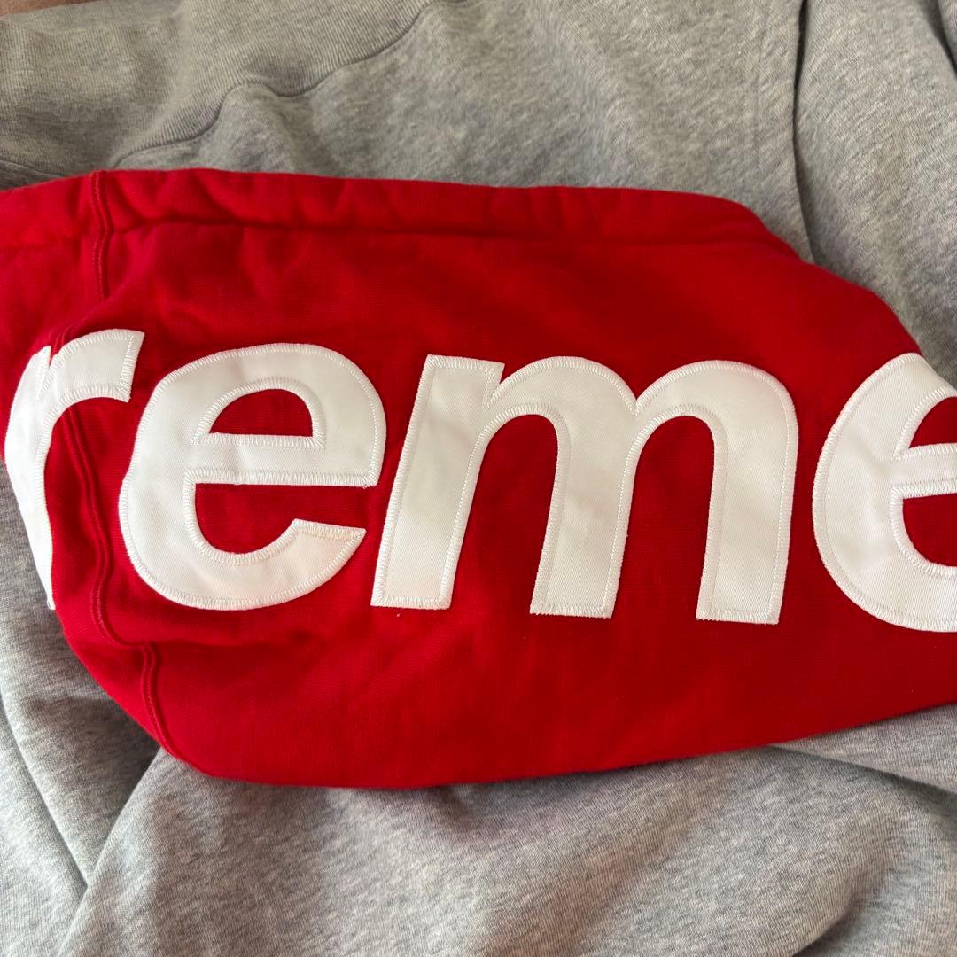 【希少XLサイズ】シュプリーム☆フードロゴ グレー＆ レッド パーカー　896