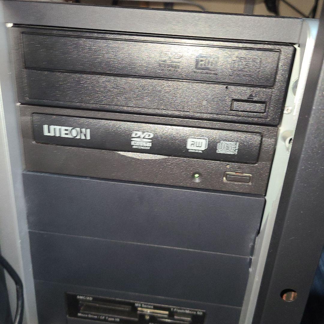 ゲーミングデスクPCとキーボードマウスセット