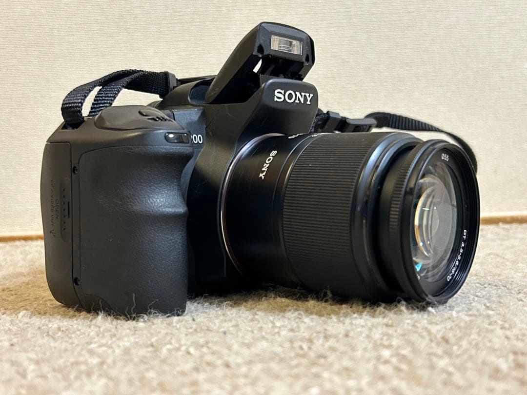 SONY α200 デジタル一眼レフカメラ　即撮影可能