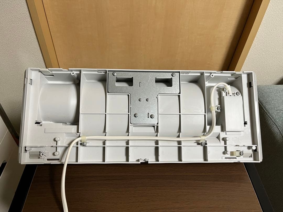 美品コロナ ウォールヒート 遠赤外線壁掛けヒーター　CHK-C126A