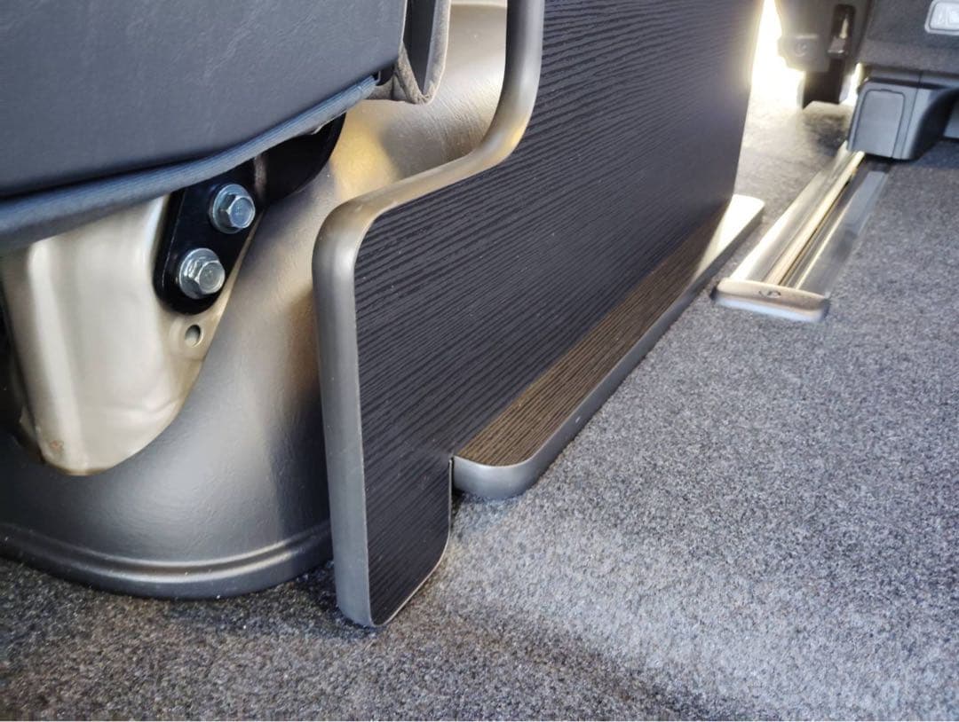 ハイエース ファインテックツアラー フレックス スマートベッドキット 新車外し