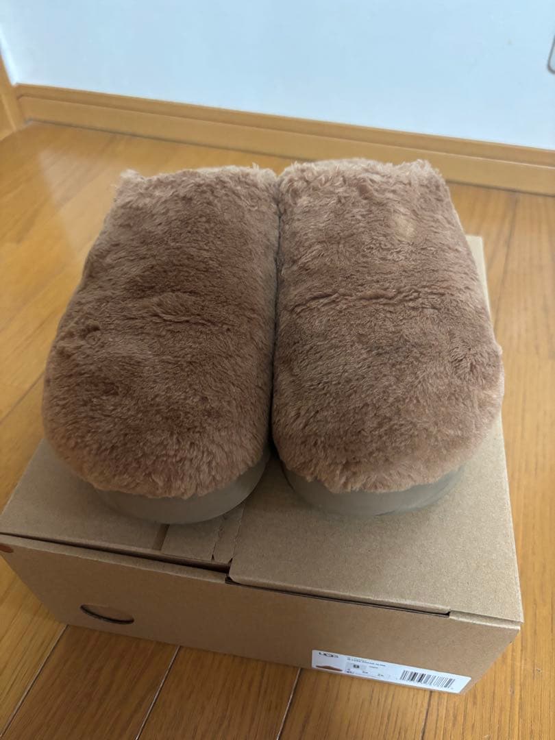 UGG ファー厚底サンダル