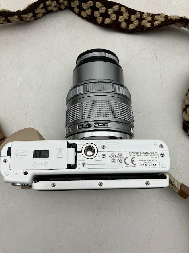 【美品】OLYMPUS E-PL5 デジタル一眼レフ 本体と付属品