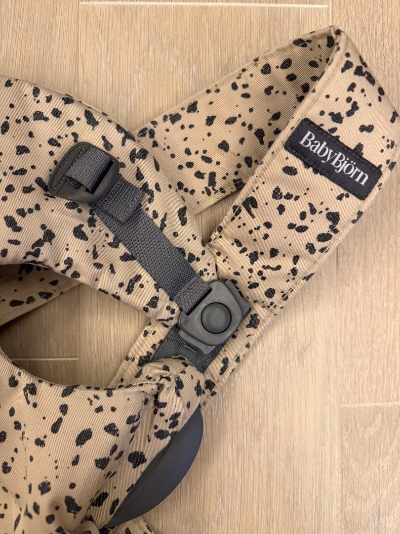 【muuuu様】ベビービョルン ベビーキャリア NINI 抱っこ紐 限定色