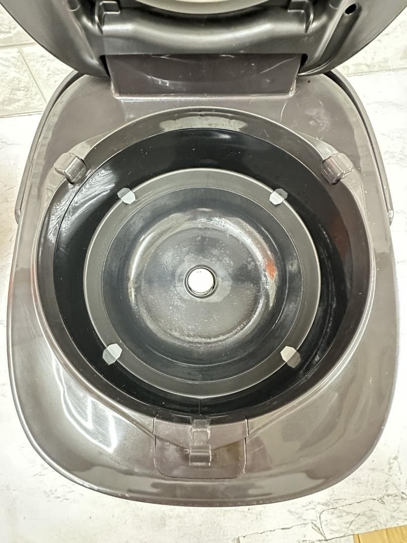 TOSHIBA 真空圧力IH炊飯器 RC-10VRP 5.5合*