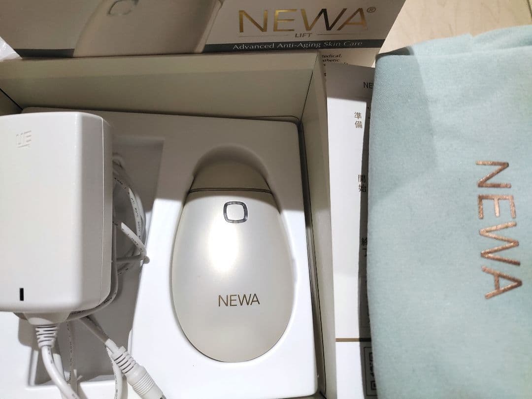 NEWAリフト 美顔器 本体・充電器
