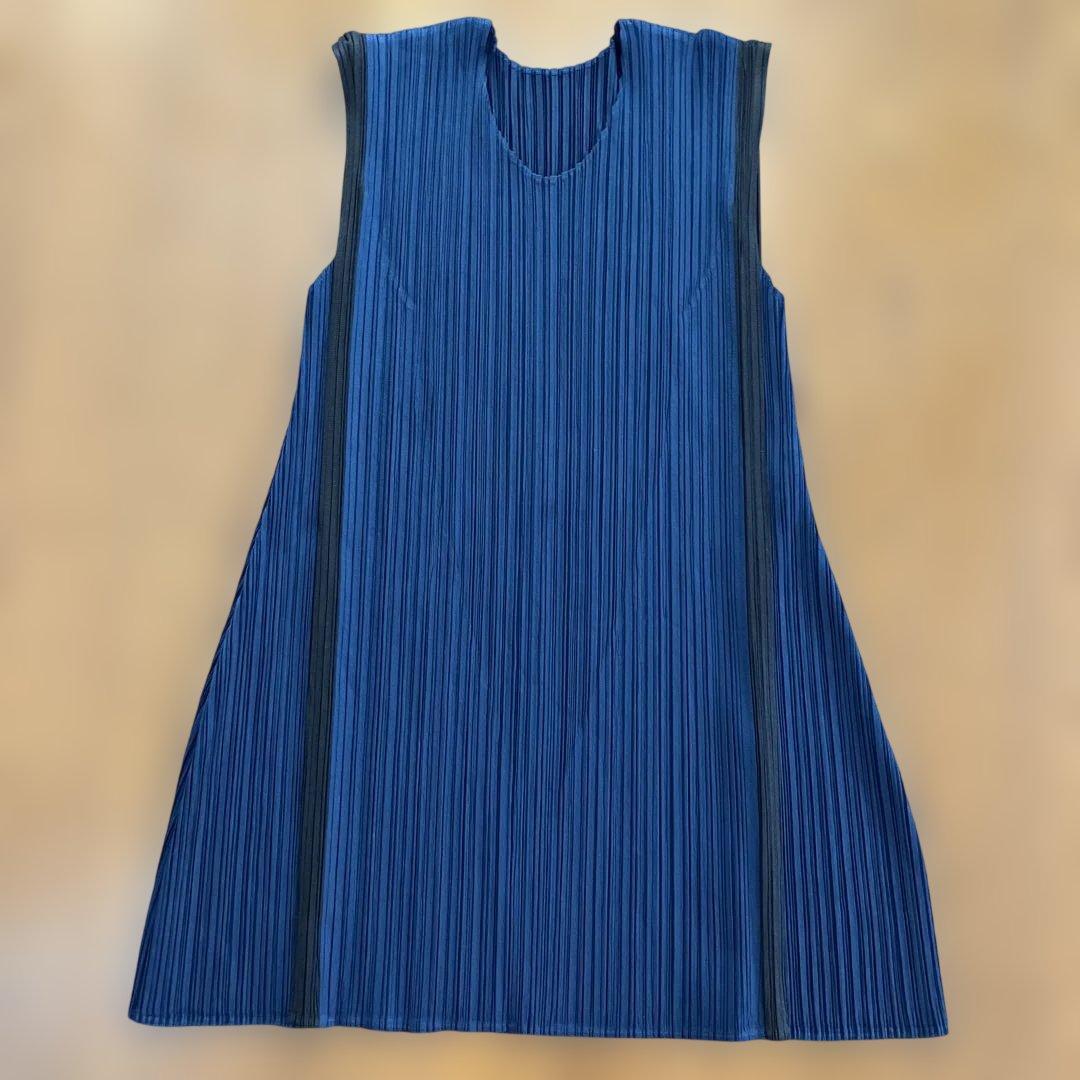 プリーツプリーズ トップス　ネイビー サイズ3 美品