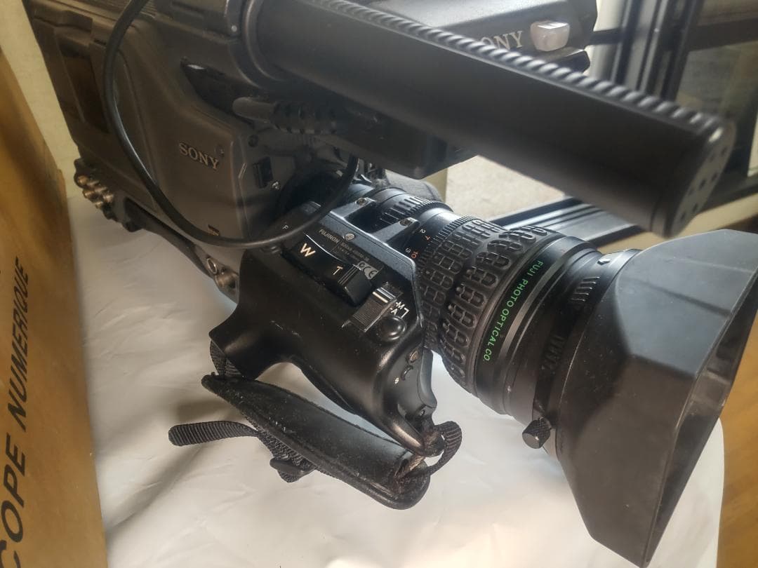 業務用　DVCAMカメラ　SONY DSR-300A