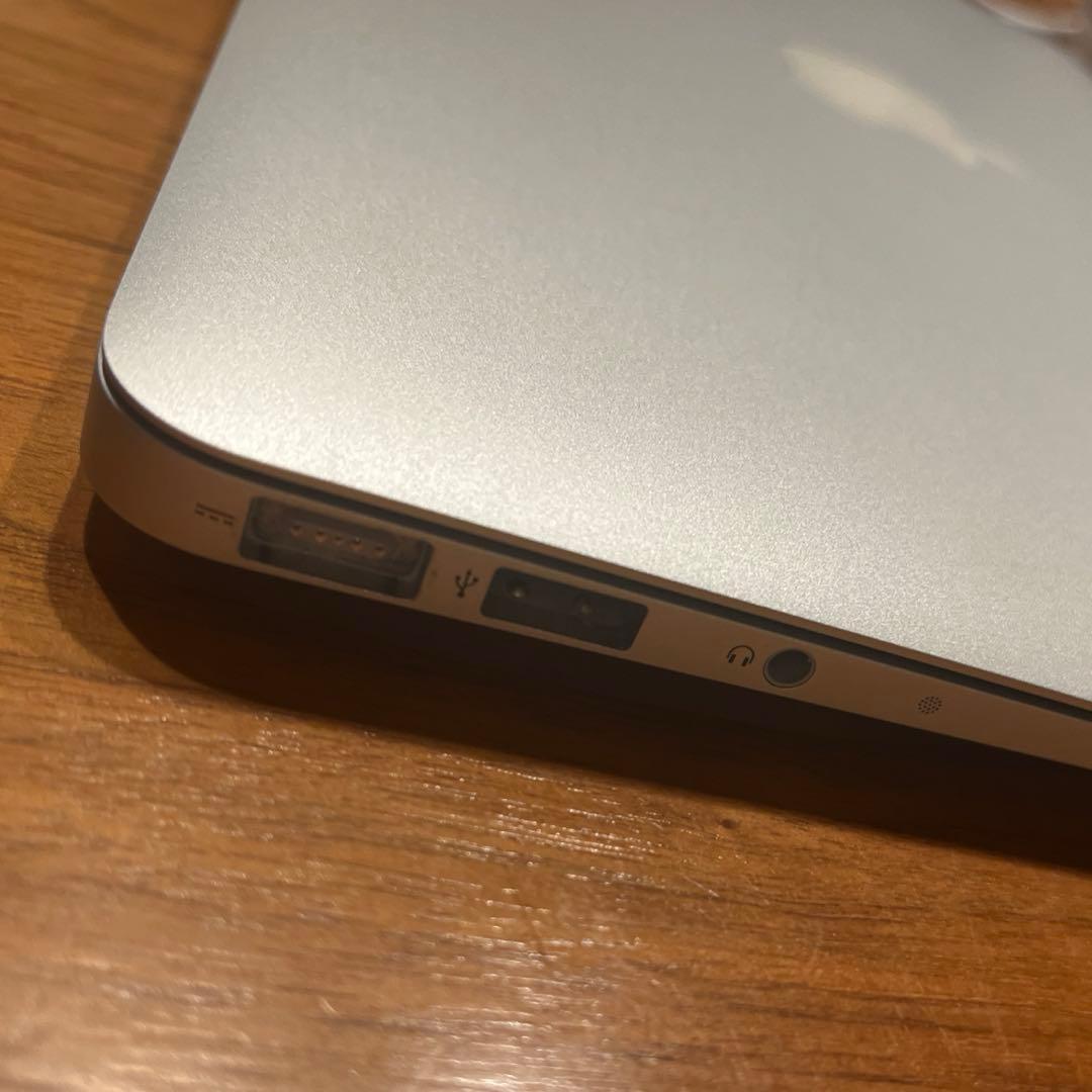 MacBook Air 11インチ Mid 2011/8GB/充電方法注意あり