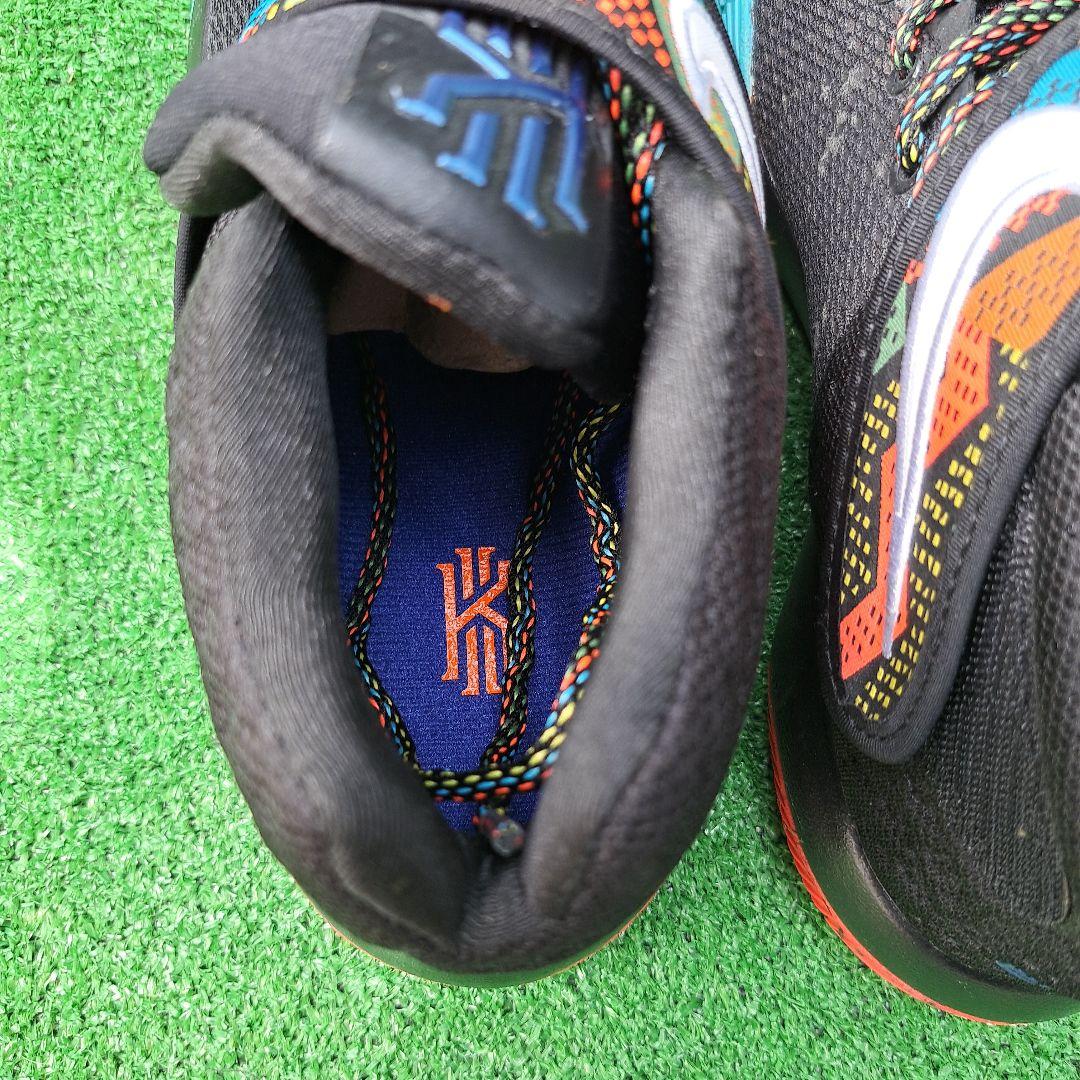 Nike Kyrie バスケットボールシューズ