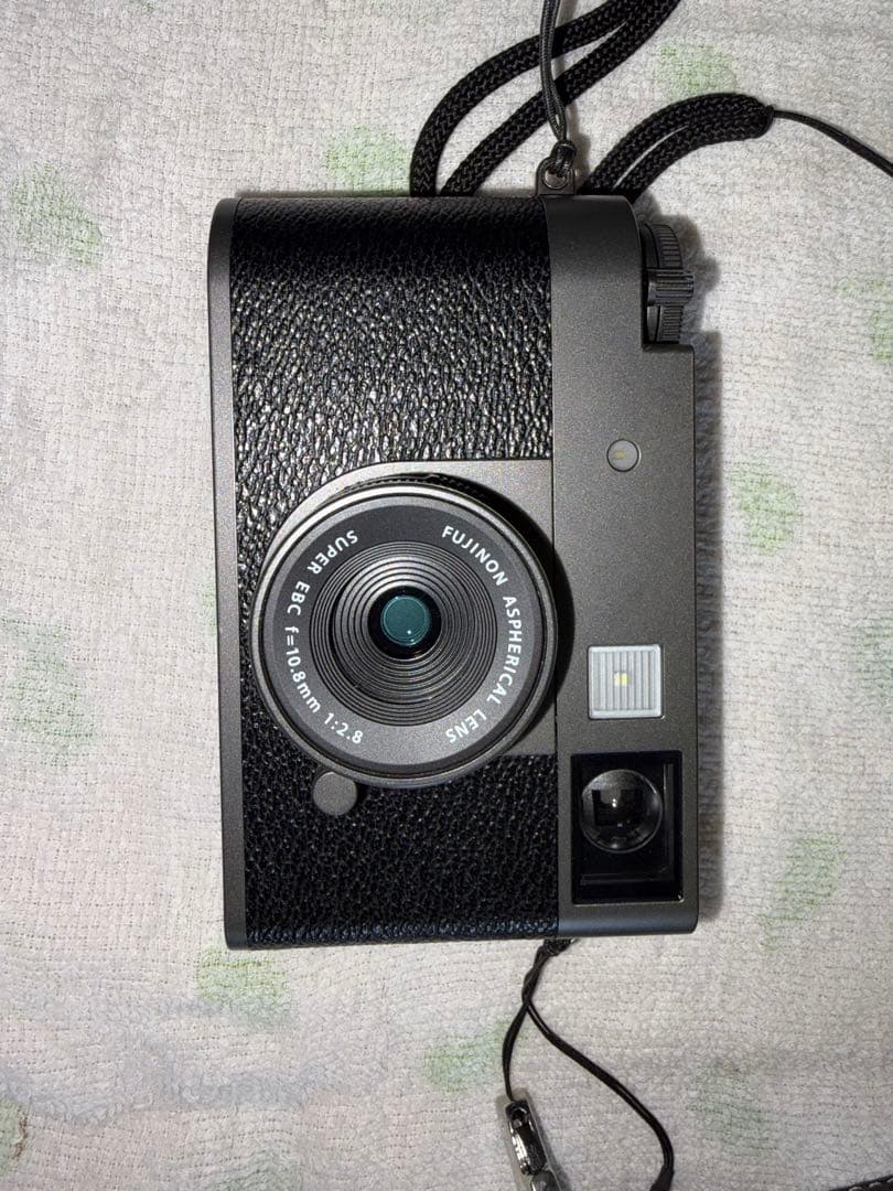 富士フイルムX-HF1 X half（エックス ハーフ） チャコールシルバー