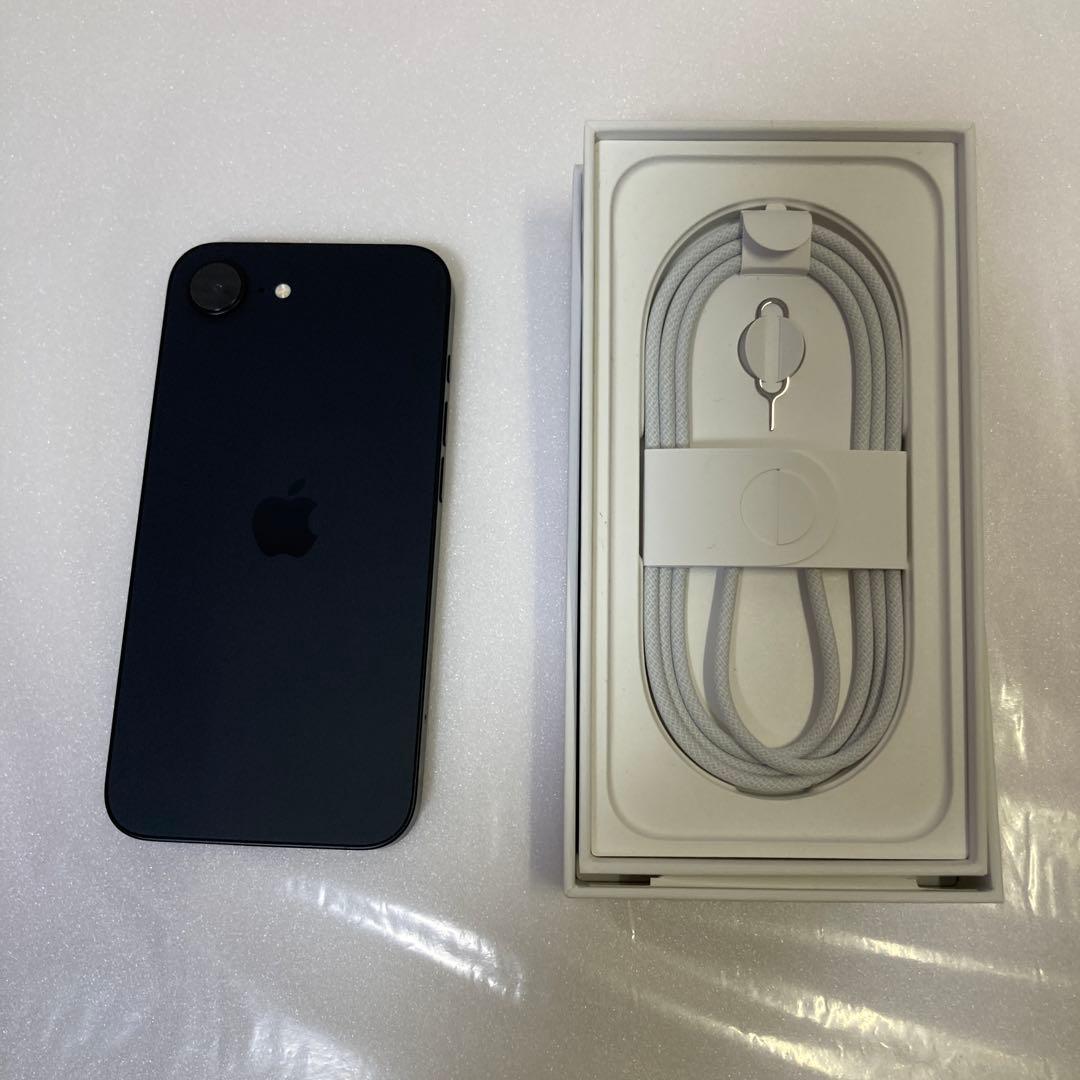 ◇美品◇ iPhone16e 256GB バッテリー100%