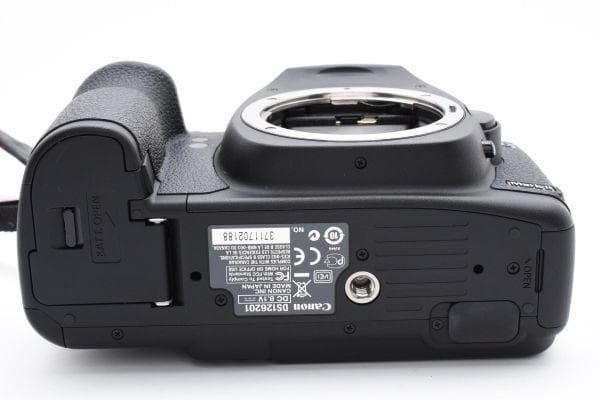 【ほぼ新品】キャノン Canon EOS 5D Mark II ショット数87回