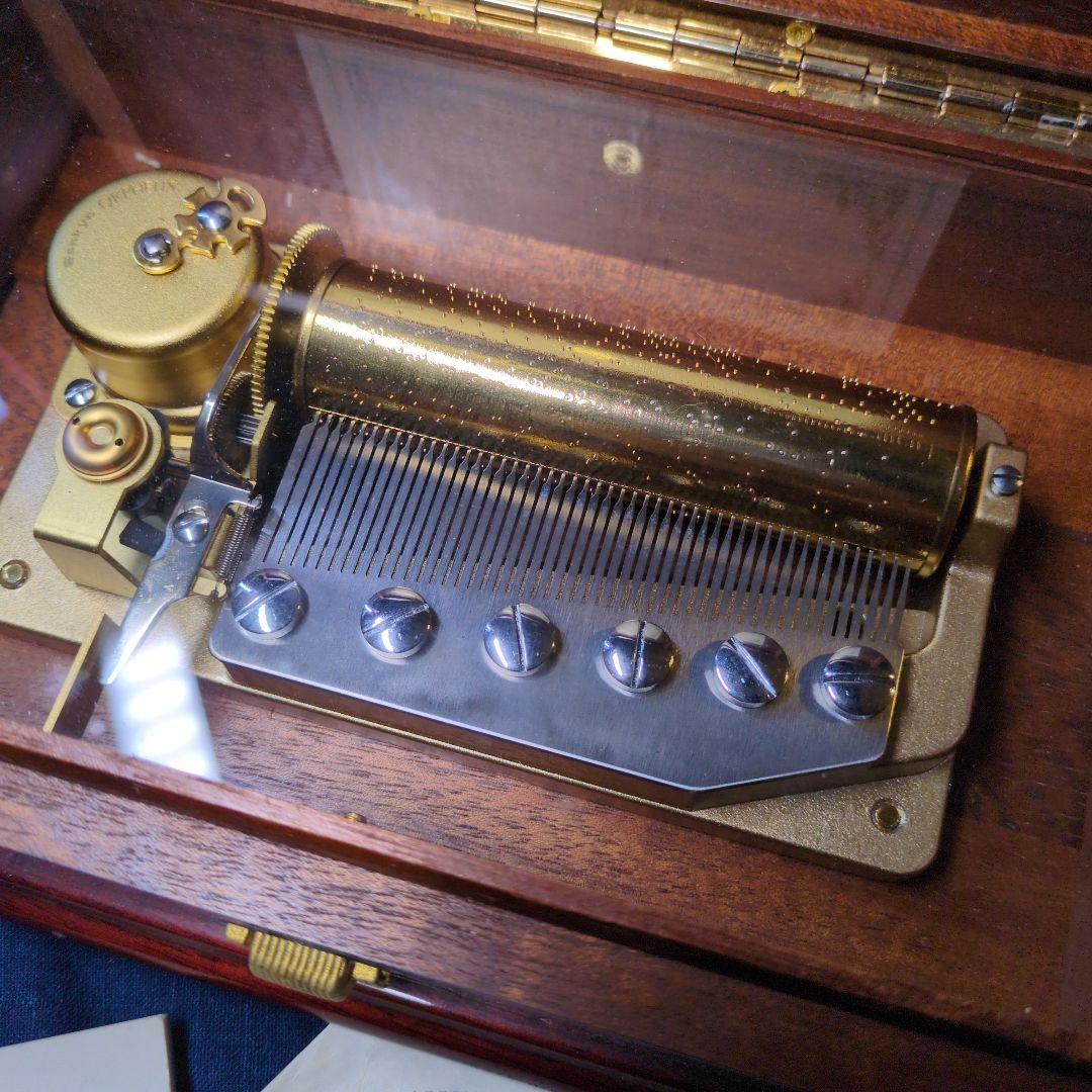 オルフェウスの50弁のオルゴール　曲は「 Yesterday」「My Way」