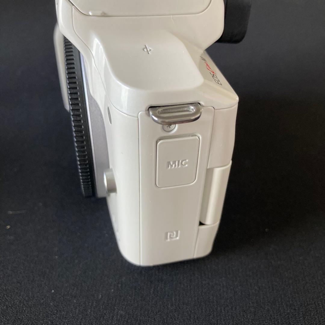 【美品】Canon EOS kiss M 18-55mm ミラーレスカメラ