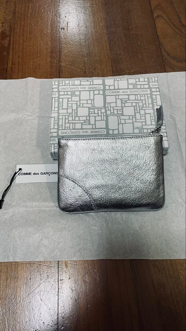 COMME des GARÇONS シルバー ケース、フラグメントケース