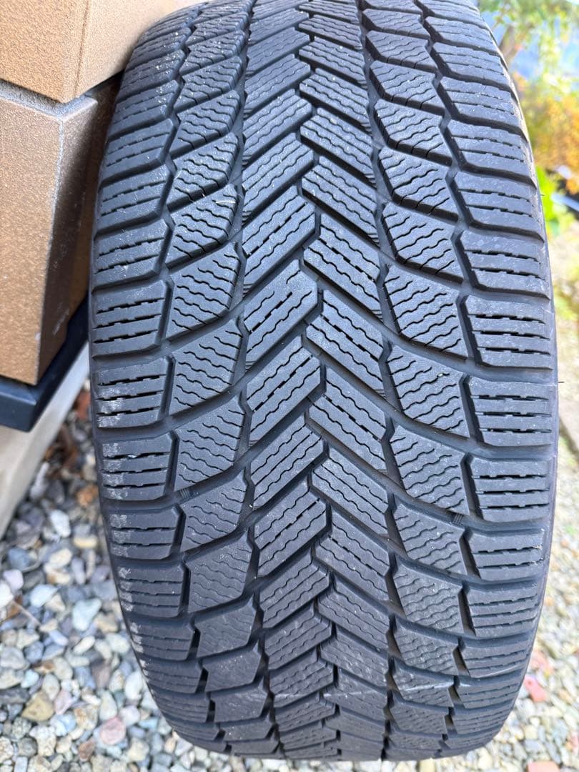 ②メルセデスE300用245/45 R18 ミシュランスタッドレスMAKホイール
