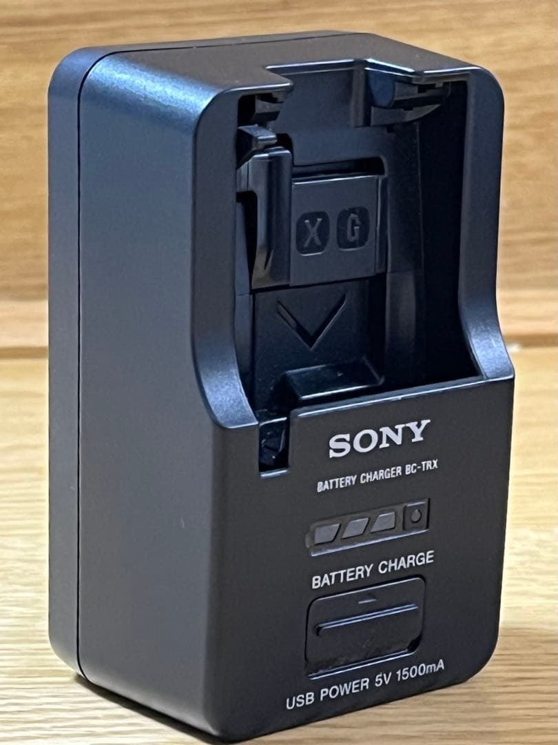 【美品】SONY コンパクトデジカメRX100M5A（バッテリー2個、充電器付）