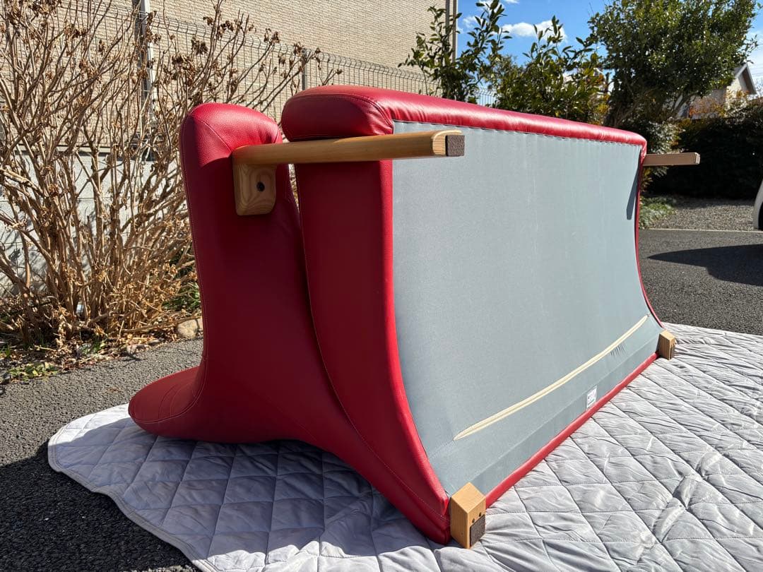 【送料込み】赤いレザーソファー　アサヒVarie（バリエ） 3人掛け