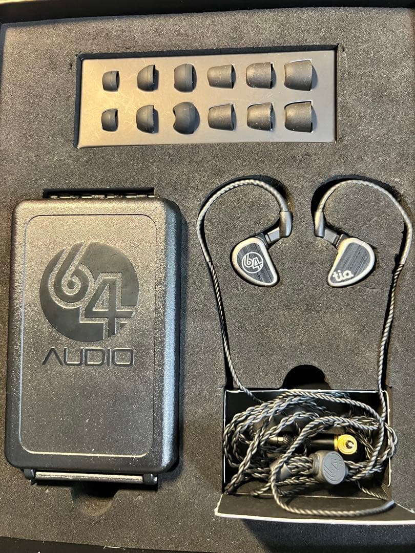 イヤホン 64audio Tia Trio