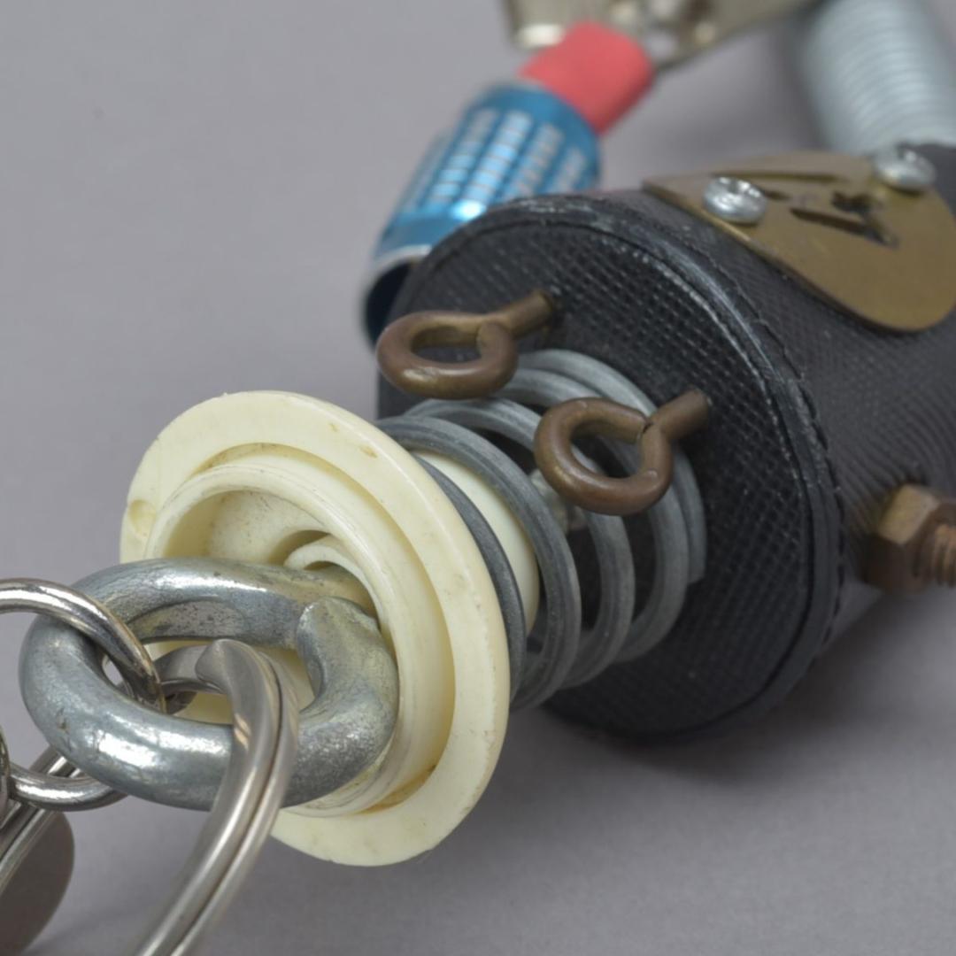 希少 プラダ PRADA ロボット キーチャーム47 キーホルダー チャーム