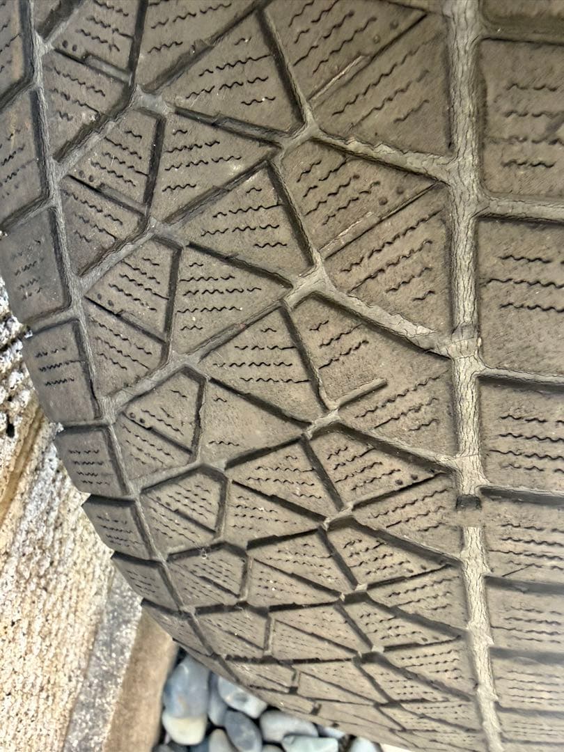 デリカD5 16インチ スタッドレスタイヤ　ホイールセット