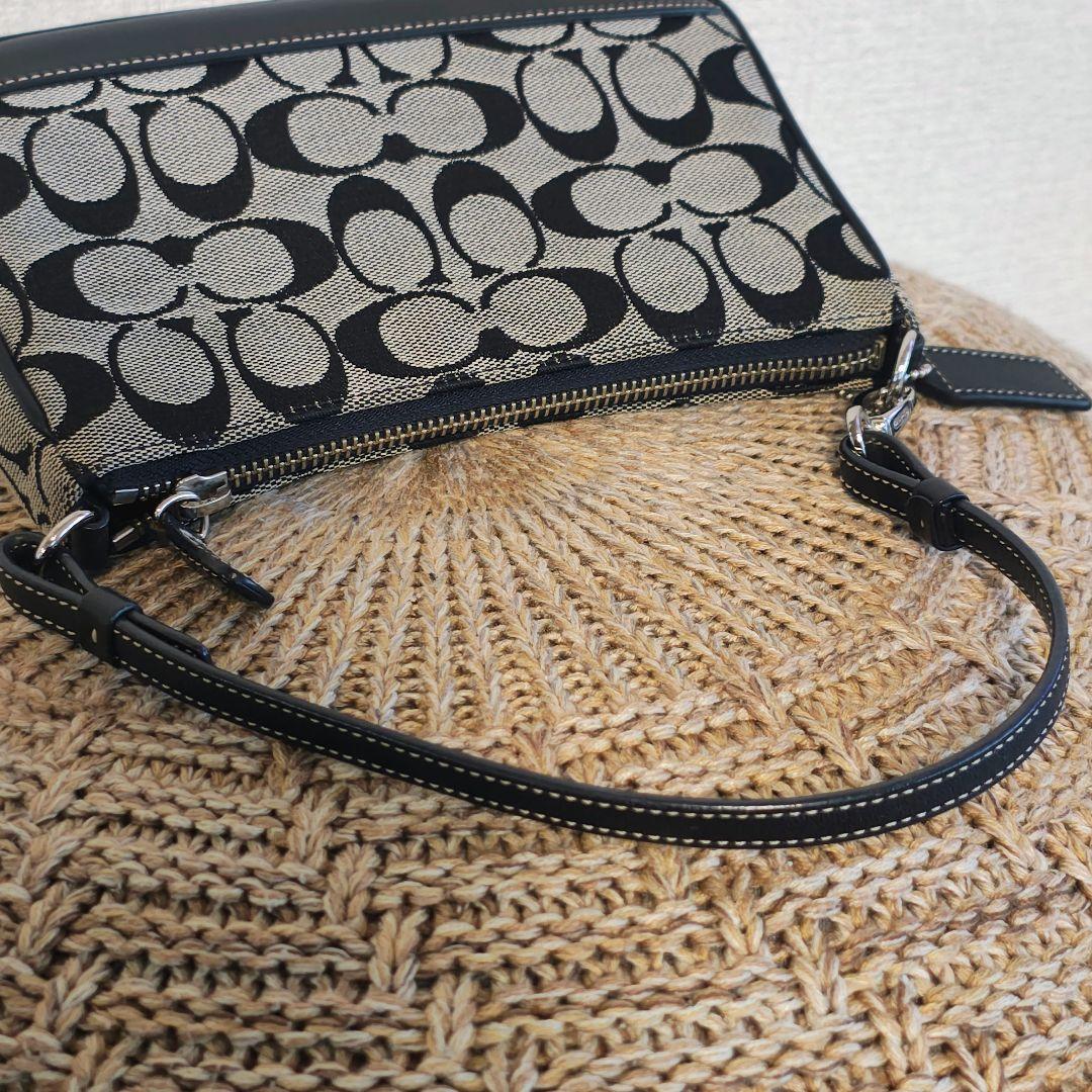 美品 COACH コーチ アクセサリーポーチ キャンバス 黒 シグネチャー