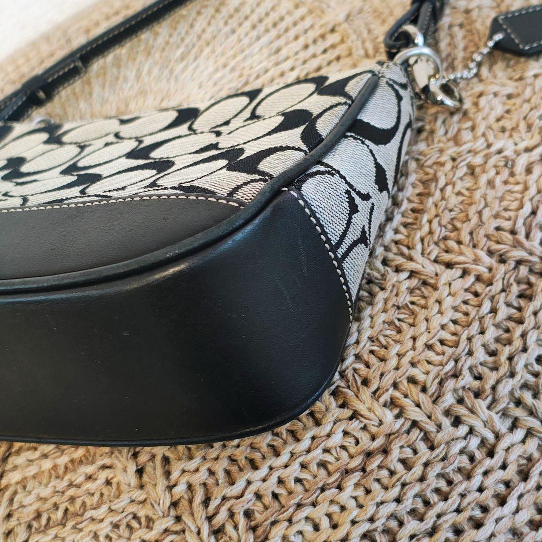 美品 COACH コーチ アクセサリーポーチ キャンバス 黒 シグネチャー