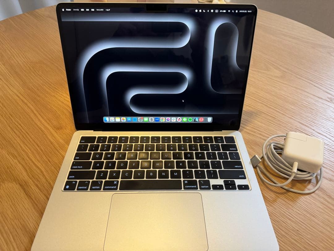 【値下げ中】Apple MacBook Air M2シルバー 充電器付き