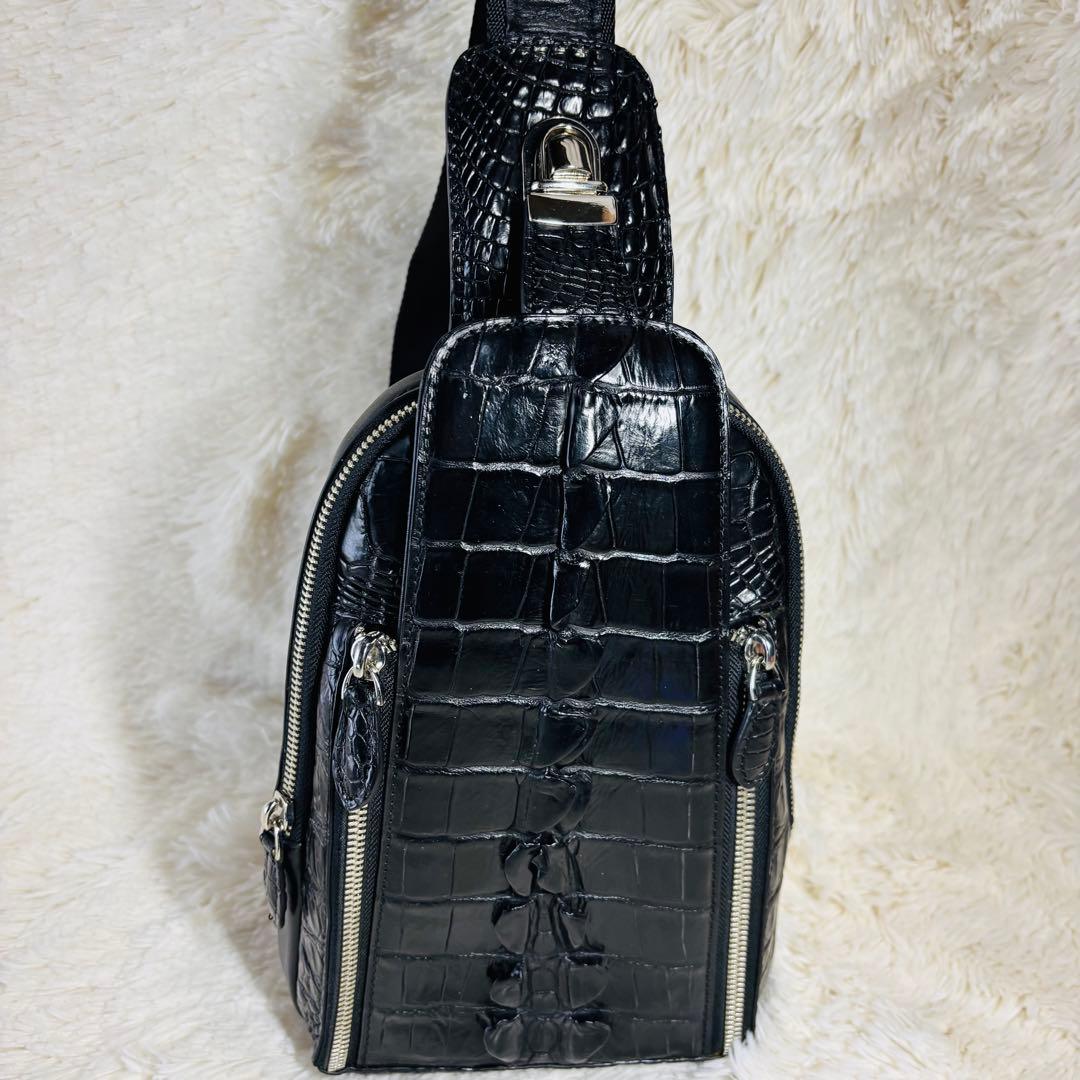 クロコダイル　ボディバッグ　レザー　マットクロコ　ブラック　斜め掛け　尾鰭　背鰭