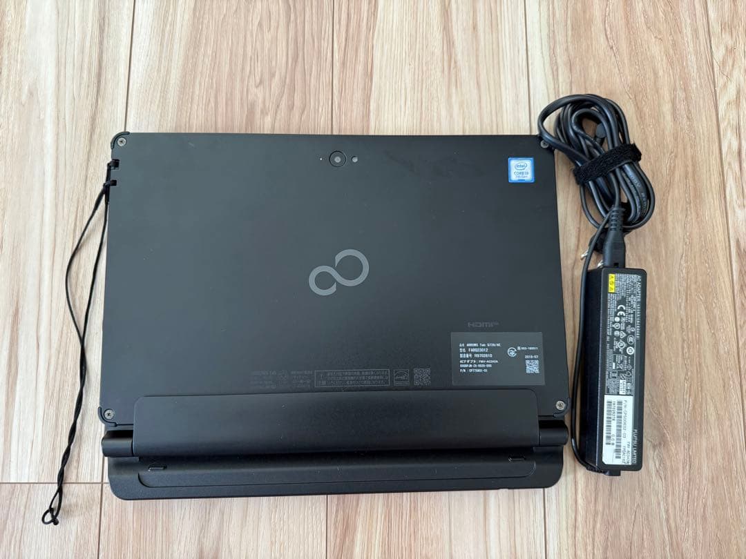 第8世代 富士通 ArrowsTab Q739/AE 2in1タッチパネル