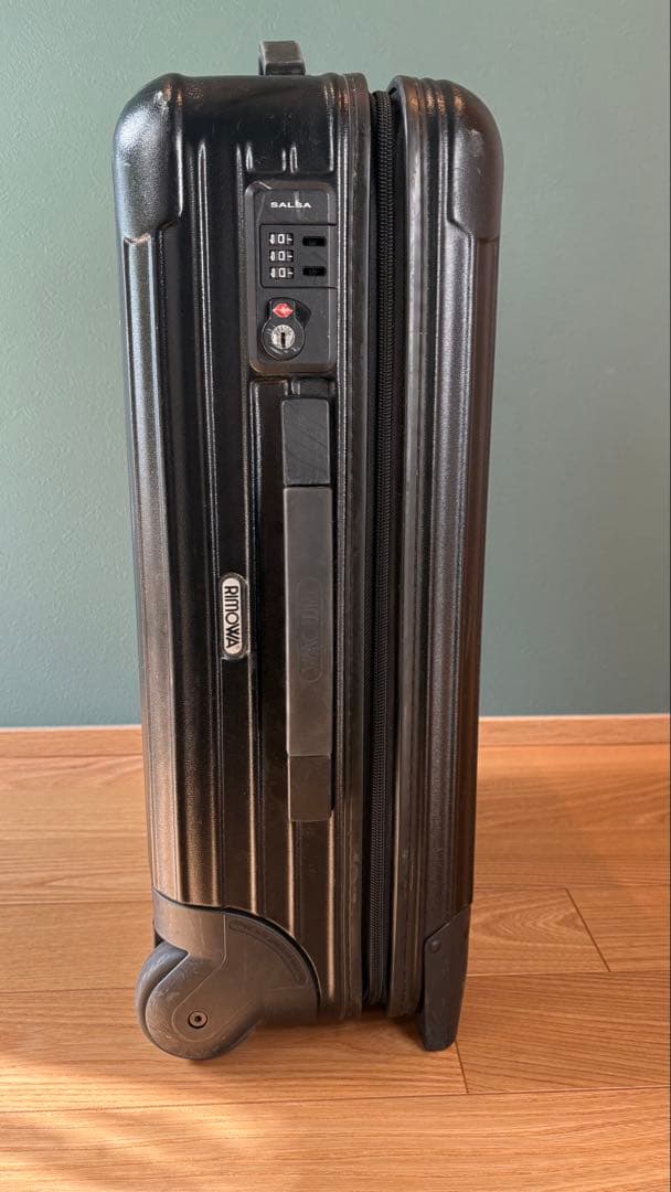 リモワ　サルサ　ブラック　キャリーケース　35L 2輪　機内持ち込み