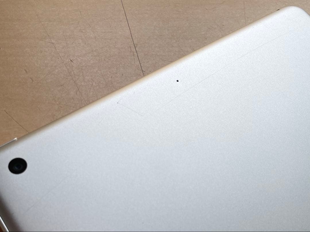 iPad 第6世代　A1893　Wi-Fiモデル　シルバー　32GB 美品　#9