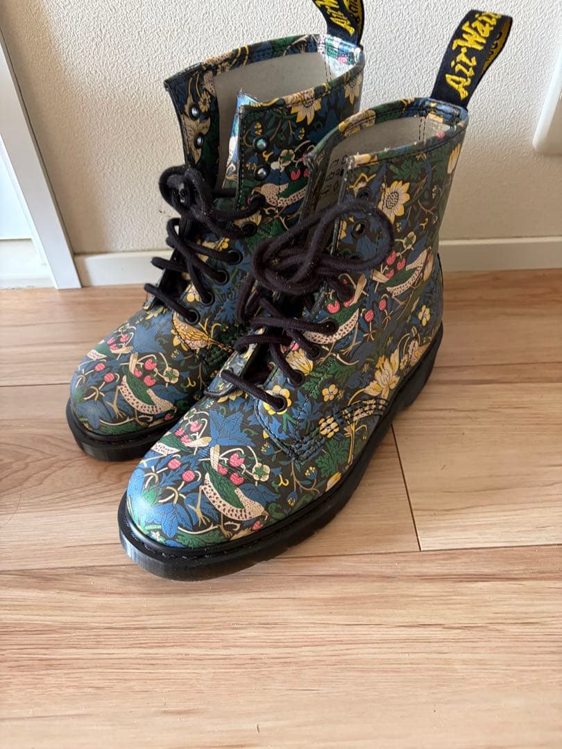Dr. Martens LIBERTY 花柄ブーツ