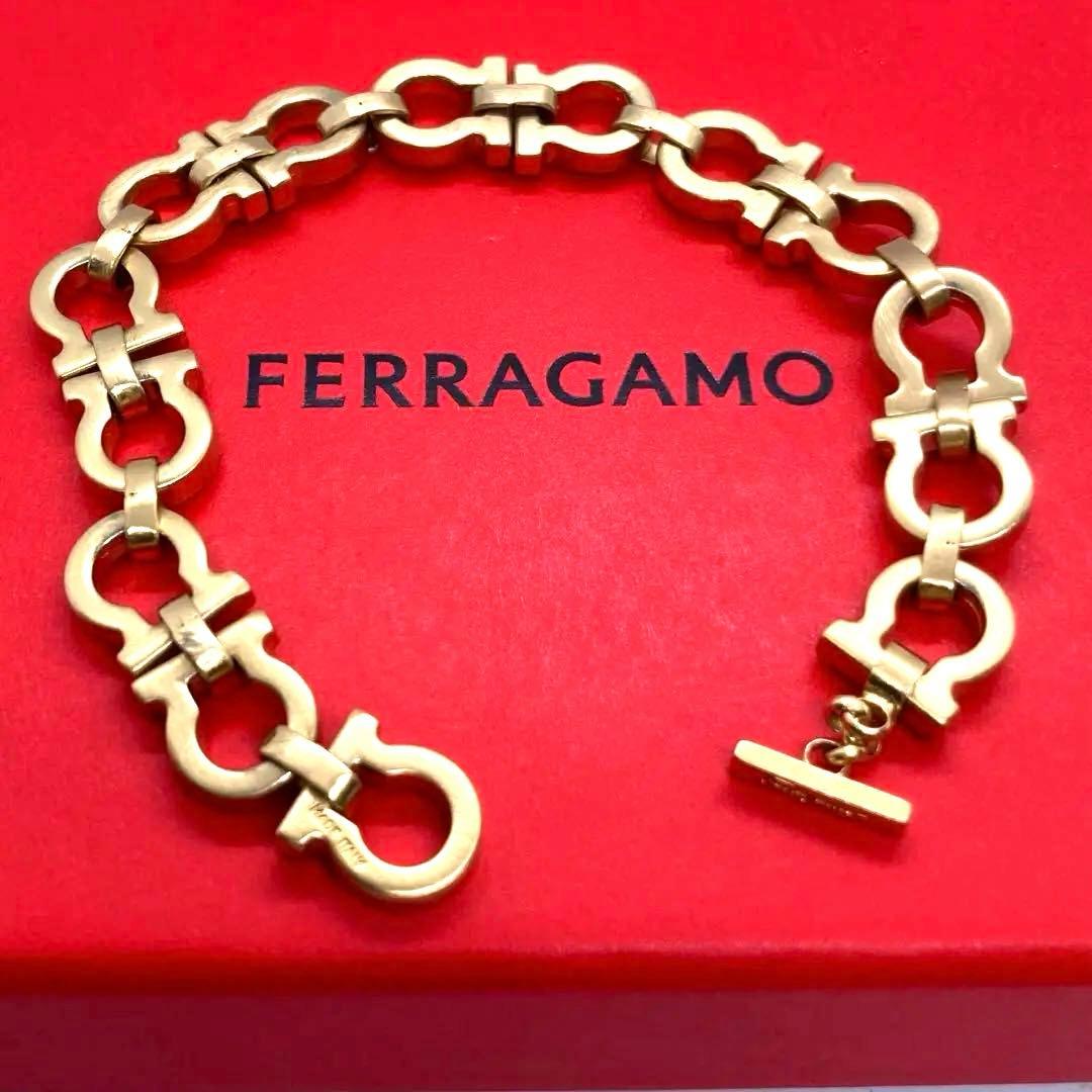 美品 フェラガモ ブレスレット ガンチーニ ユニセックス ゴールド