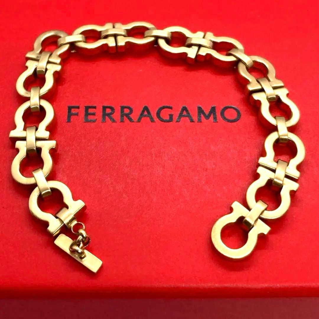美品 フェラガモ ブレスレット ガンチーニ ユニセックス ゴールド